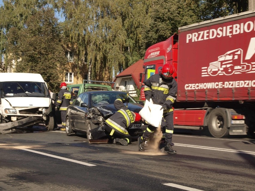 Zderzenie audi z fordem na ul. Kunickiego (ZDJĘCIA)