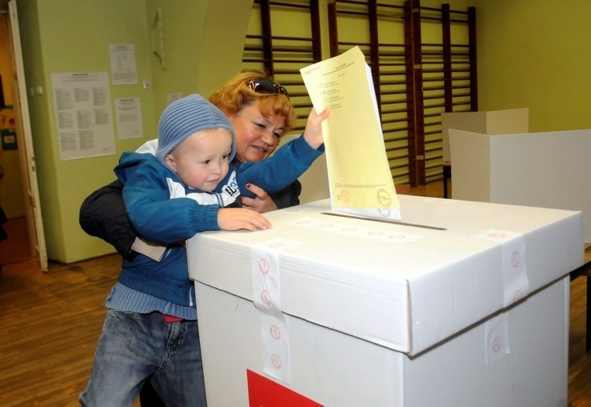 Wybory 2011 Małopolska: krakowianie głosują [ZDJĘCIA]