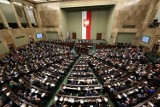Ustawa covidowa odrzucona przez Sejm. Przeciwko projektowi zagłosowali także niektórzy posłowie PiS z okręgu sieradzkiego