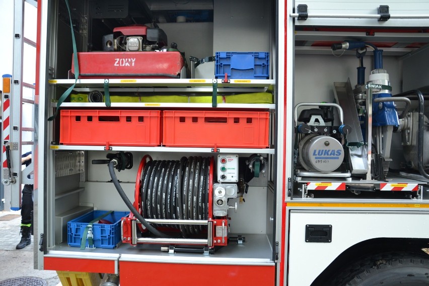 OSP Żory ma nowy samochód - będzie pomagać przy pożarach, wypadkach i innych zagrożeniach! ZDJĘCIA