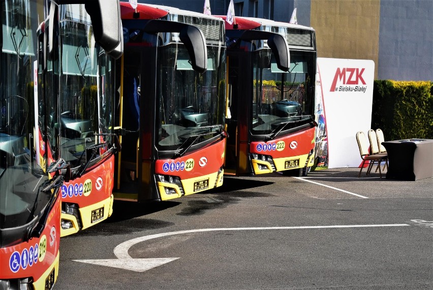 Zaprezentowano nowe autobusy w bielskim MZK