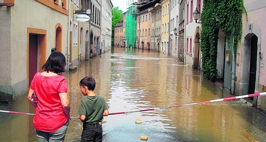 Piwnice domów  pięknie odnowionej starówki w Görlitz stały...