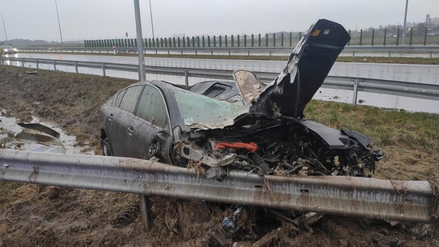 Do bardzo groźnie wyglądającego zdarzenia doszło w niedzielę w godzinach popołudniowych na drodze ekspresowej S6 w okolicach węzła Kołobrzeg Zachód.