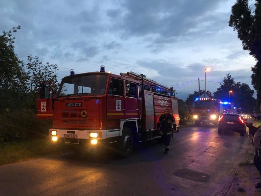 Płonął dom w Kulicach. Strażacy z Goleniowa i Nowogardu jechali z pomocą