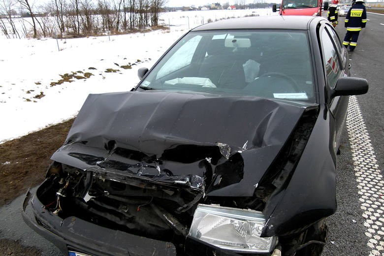 Wypadek na autostradzie A2. Ranne osoby spod Wrocławia (ZDJĘCIA, FILM)
