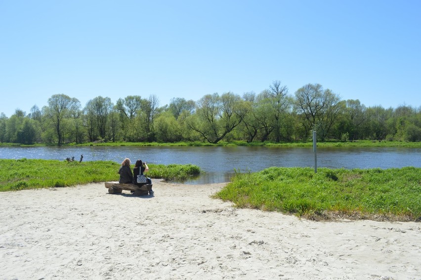 Zdjęcia istniejącej plaży nad Pilicą w Sulejowie i...