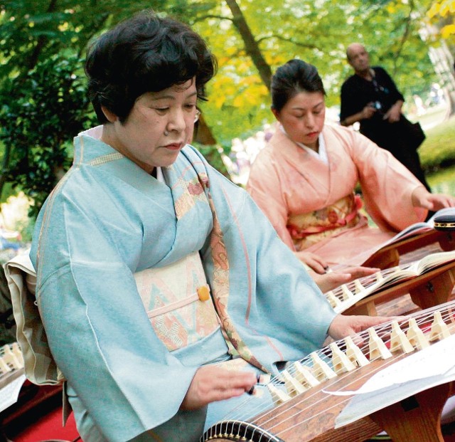 Na festiwalu wystąpili muzycy z Japonii, grający muzykę Mozarta na koto