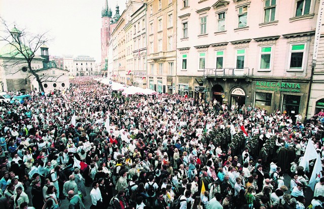Biały Marsz po śmierci JP II w Krakowie zgromadził tłumy. Czy tak będzie podczas beatyfikacji?