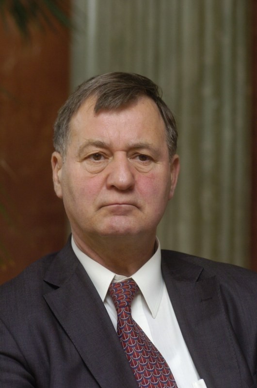 Prof. Stanisław Mikołajczak, szef AKO