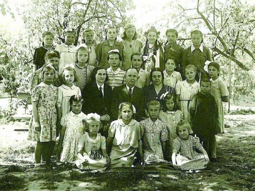 Maj 1948 r. Wychowankowie Domu Dziecka w Zamościu