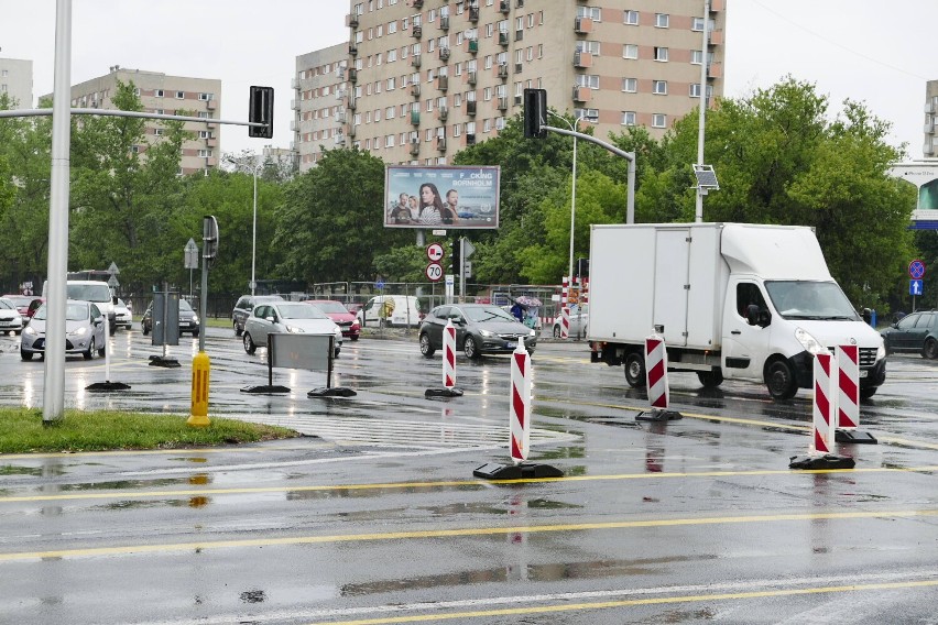 Tramwaj na Gagarina. Utrudnienia dla kierowców i pasażerów autobusów. Objazd remontu Trasy Łazienkowskiej zaplanowano zwężoną ulicą 