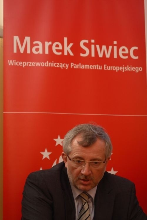 Siwiec nie straci immunitetu przez pocałunek