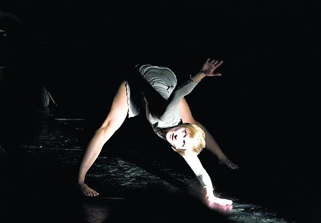 Autorką choreografii i tancerką jest Magdalena Paszkiewicz 