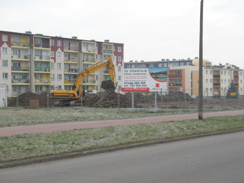 Rozpoczęła się budowa pasażu handlowego Czerwona Torebka w Malborku
