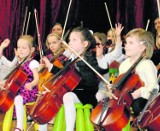 Tychy: Szkoła Suzuki uczy muzyki bez nut