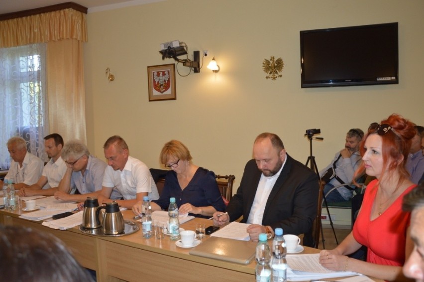 Pierwsza sesja połanieckiej Rady Miejskiej po odwieszeniu burmistrza Jacka Tarnowskiego