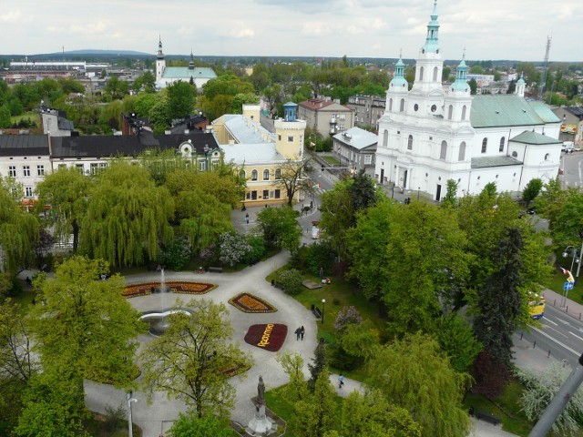 Czy kredyty poprawiłyby wygląd miasta? Na zdj. pl. 3 Maja, ul. Krakowska i Narutowicza z lotu ptaka