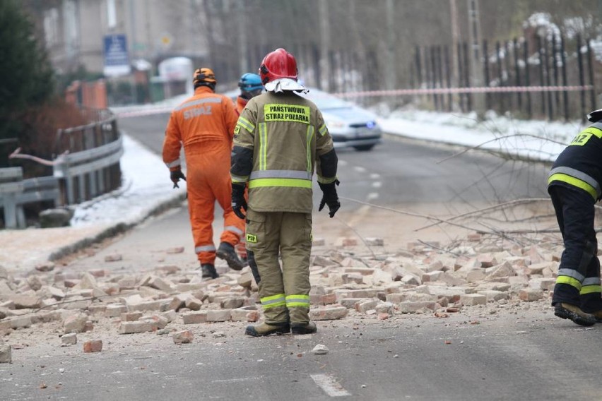 Katastrofa budowlana pod Wałbrzychem. Zablokowana droga na Dzierżoniów [ZDJĘCIA]