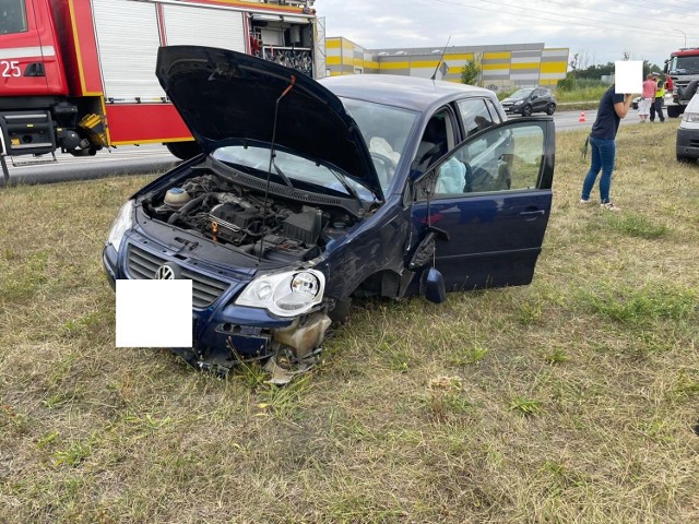 Trzy pojazdy brały udział w wypadku na trasie średnicowej w Grudziądzu. Jedna osoba trafiła do szpitala