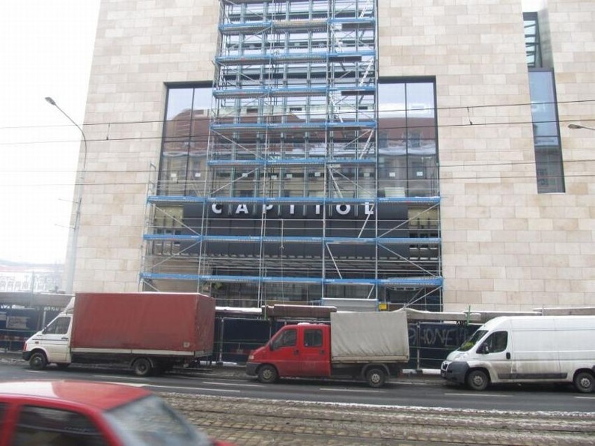Wrocław: Teatr Muzyczny Capitol z nowym neonem (ZDJĘCIA)