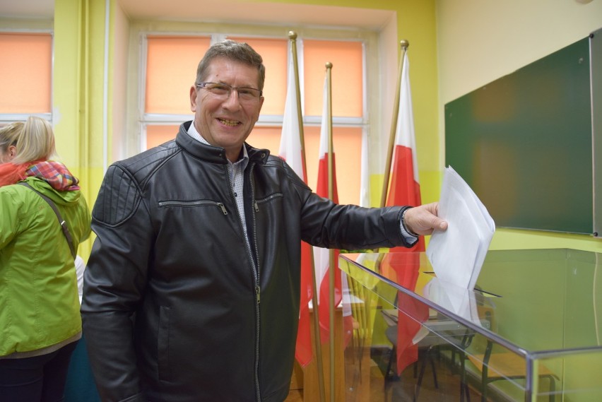 Wybory samorządowe 2018 w Chorzowie: Trwa głosowania. Lokale...