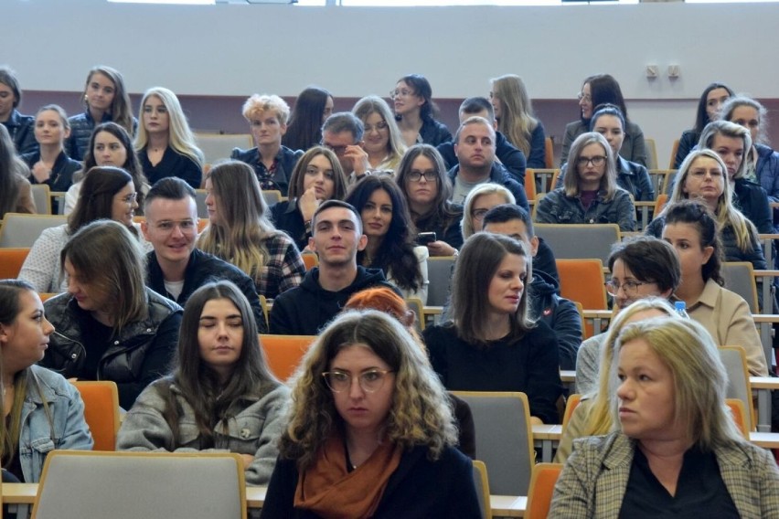 Inauguracja roku akademickiego w Akademii Nauk Stosowanych imienia prof. Edwarda Lipińskiego w Kielcach. Zobacz zdjęcia z uroczystości