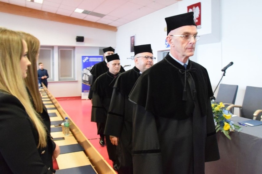 Inauguracja roku akademickiego w Akademii Nauk Stosowanych imienia prof. Edwarda Lipińskiego w Kielcach. Zobacz zdjęcia z uroczystości