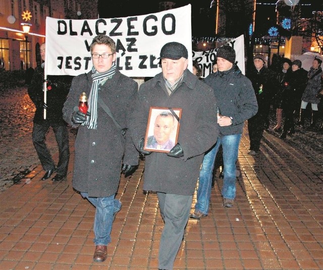 Marsz przeciwko przemocy zorganizowali znajomi i bliscy zamordowanego Piotra Trepczyka
