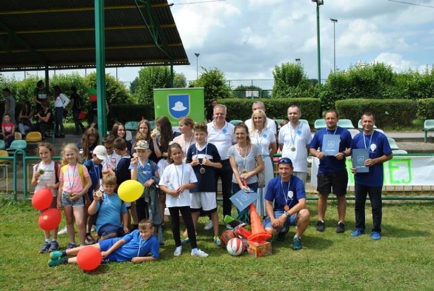 Kłobuck: II Turniej Sportowy "Dobra zabawa w duchu fair play" ZDJĘCIA 