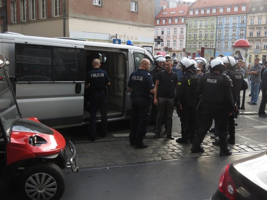 Nietolerancyjny Wrocław. Gdyby nie policja, Marsz Równości przyniósłby ofiary? (ZDJĘCIA, FILMY)