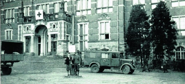 Zagadkowe zdjęcie ze zbiorów profesora Świsulskiego. Kiedy je wykonano?