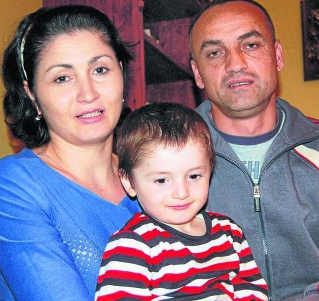 Po dwóch latach pobytu w Polsce Kamisa i Pasza wraz z synem postanowili wrócić do rodzinnej Czeczenii