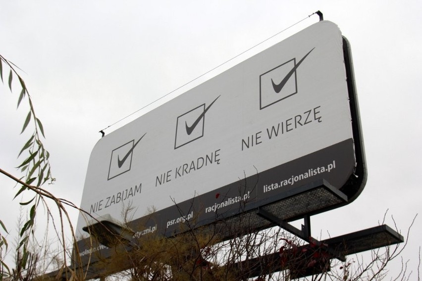 Wrocław: Ateiści promują się na billboardach. Kuria: To namowa do braku wiary (ZDJĘCIA)
