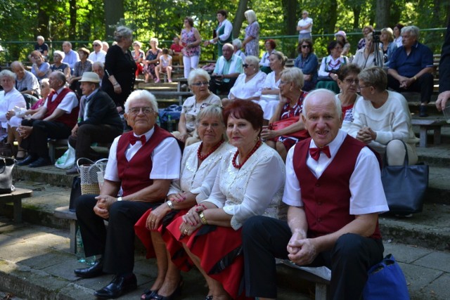 Tak było w Lipnie podczas przeglądu chórów seniora. Zabrzmiały piosenki ludowe i biesiadne.