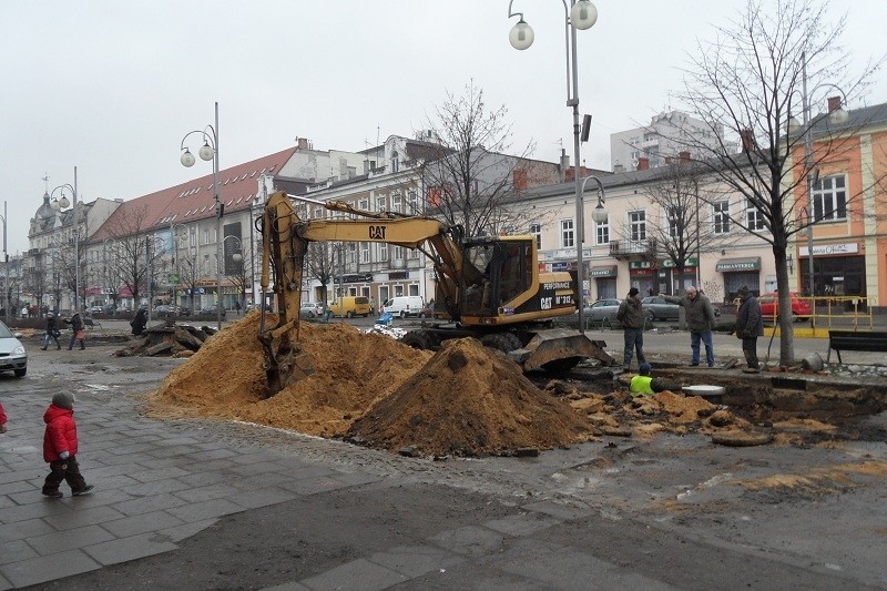 Częstochowa: Przebudowa alei NMP trwa nawet zimą [ZOBACZ ZDJĘCIA]