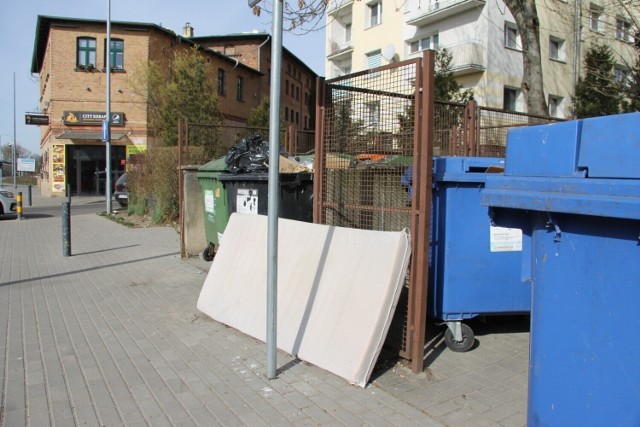 W Gorzowie w deklaracjach śmieciowych wykazanych jest około 100 tys. mieszkańców. Zameldowanych w mieście jest jednak 111 tys. osób.