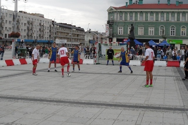 Częstochowa: Reprezentacja Polski Bezdomnych pokonała radnych [ZDJĘCIA]