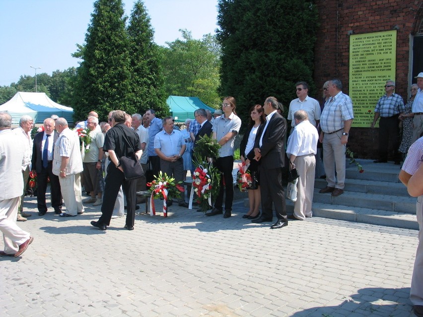 Sosnowiec: Tłumy wspominały Edwarda Gierka w 11. rocznicę śmierci [ZDJĘCIA]