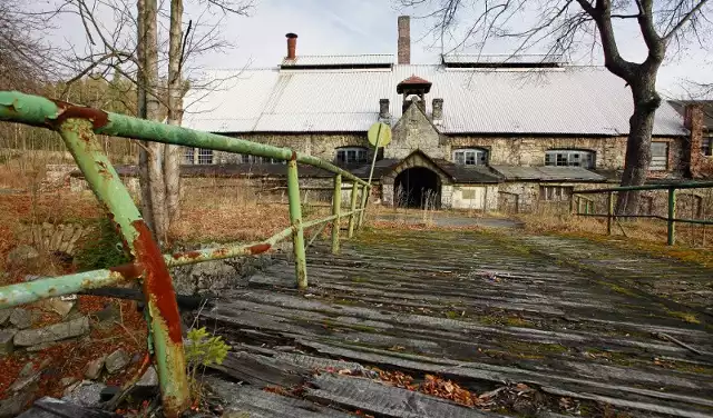 Zaniedbanym pałacem w Maciejowcu  też może zajmie się sąd