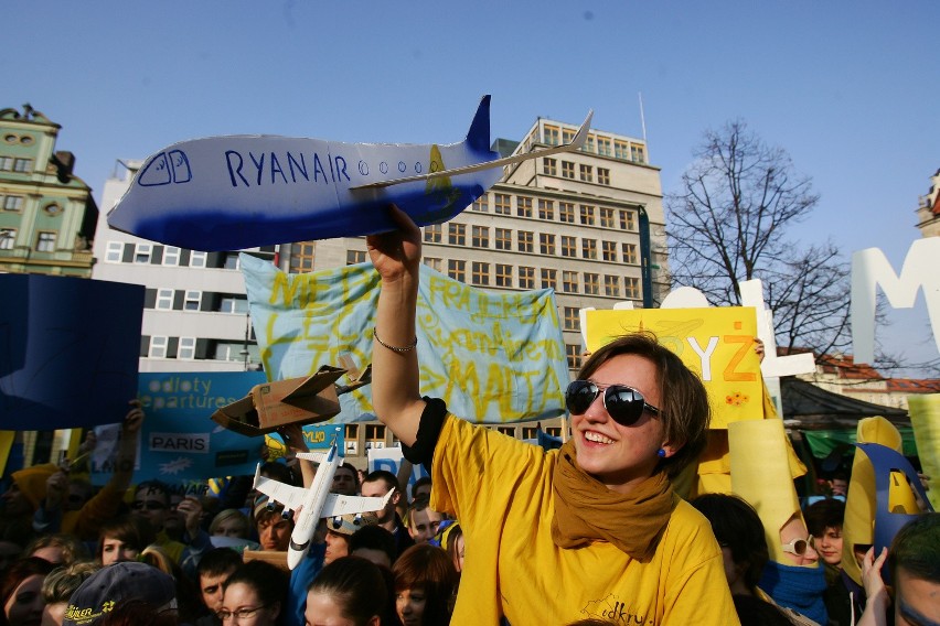 Wrocław: Ryanair rozdawał darmowe bilety (ZDJĘCIA)