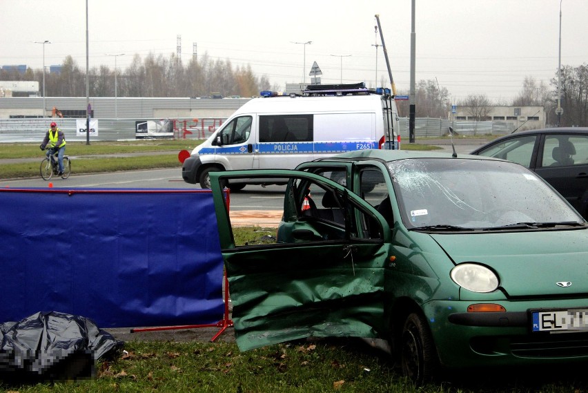 Wypadek na skrzyżowaniu Przybyszewskiego z Puszkina. Zmarła jedna osoba [ZDJĘCIA+FILM]