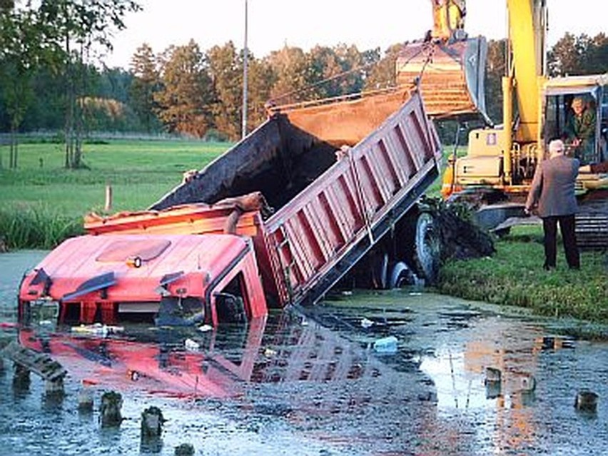 Lebiedziew: zasłabł i wjechał ciężarówką do sadzawki