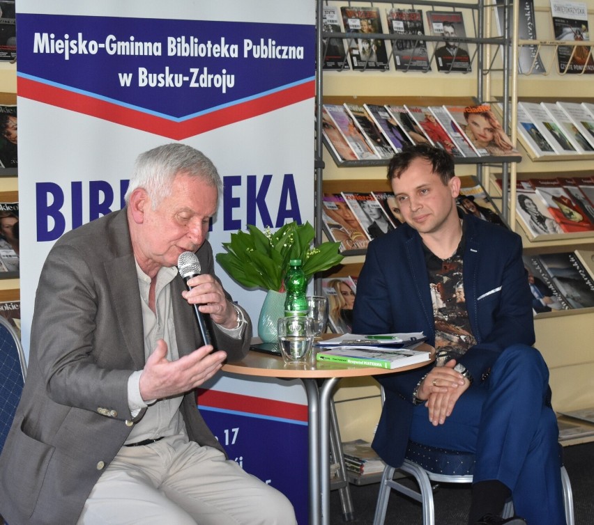 Krzysztof Materna odwiedził Miejsko-Gminną Bibliotekę w Busku-Zdroju. Zobacz zdjęcia