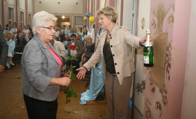 Matką chrzestną obiektu została Zofia Muc.  Z prawej strony: dr Jolanta Markowska