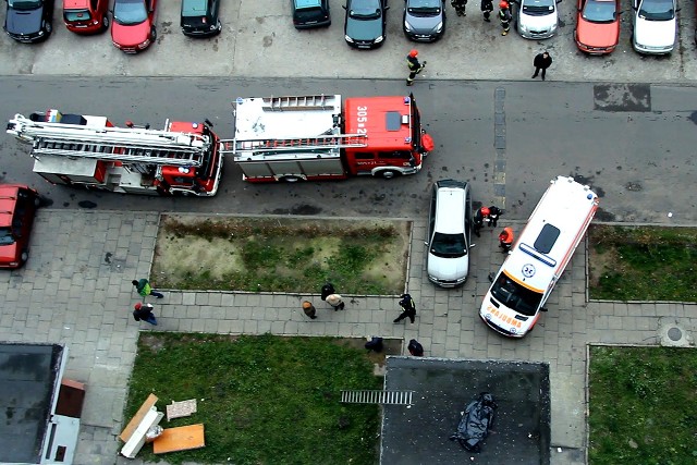 Starsza kobieta rzuciła się z okna wieżowca na Rydza Śmigłego w Łodzi