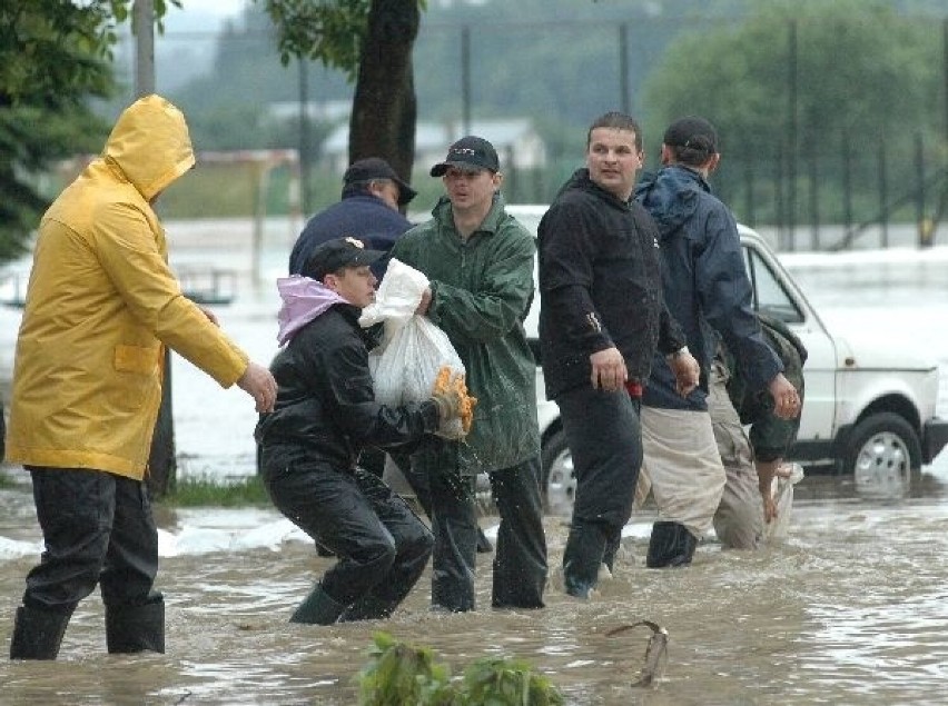 Wielka powódź w Jaśle. 11 lat temu pod wodą znalazła się jedna trzecia miasta [ZDJĘCIA]