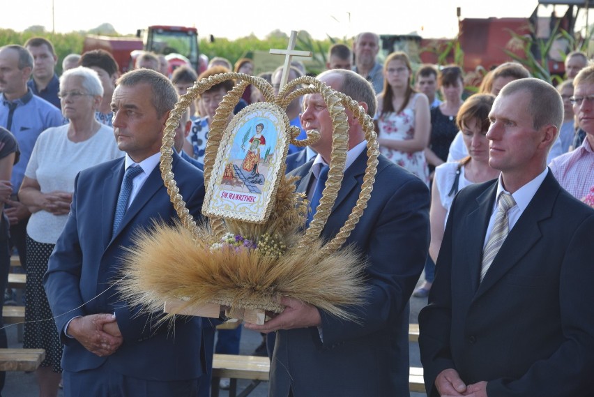 Poświęcono odnowioną figurkę św. Wawrzyńca w Cegielni [FOTO]