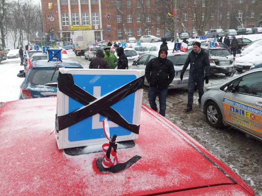 Protest instruktorów jazdy w Gdańsku