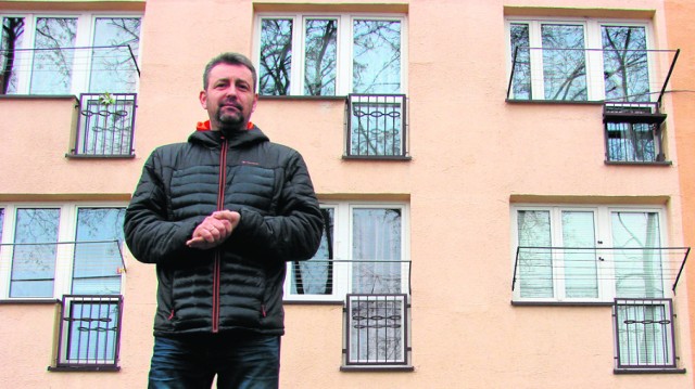 Jerzy Cichoń z Tarnowa, aby pokazać współlokatorom jak mogłyby wyglądać balkony w ich oknach, sprowadził krakowską firmę. Mieszkańcy mogli je obejrzeć z bliska i zadać pytania  fachowcom