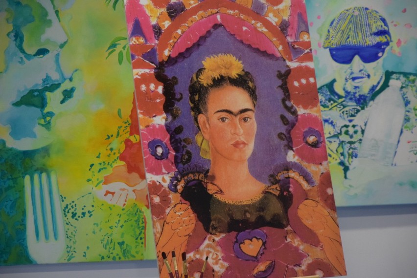 W Halo! Rybnik malują obraz Fridy Kahlo, który będzie licytowany na WOŚP